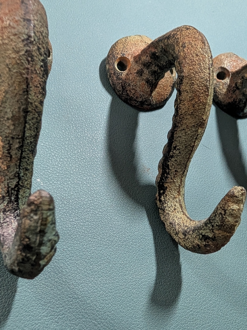 Antique-Style Cast Iron Tentacle Wall Hooks - Patina Brown - Picture 4 of 13